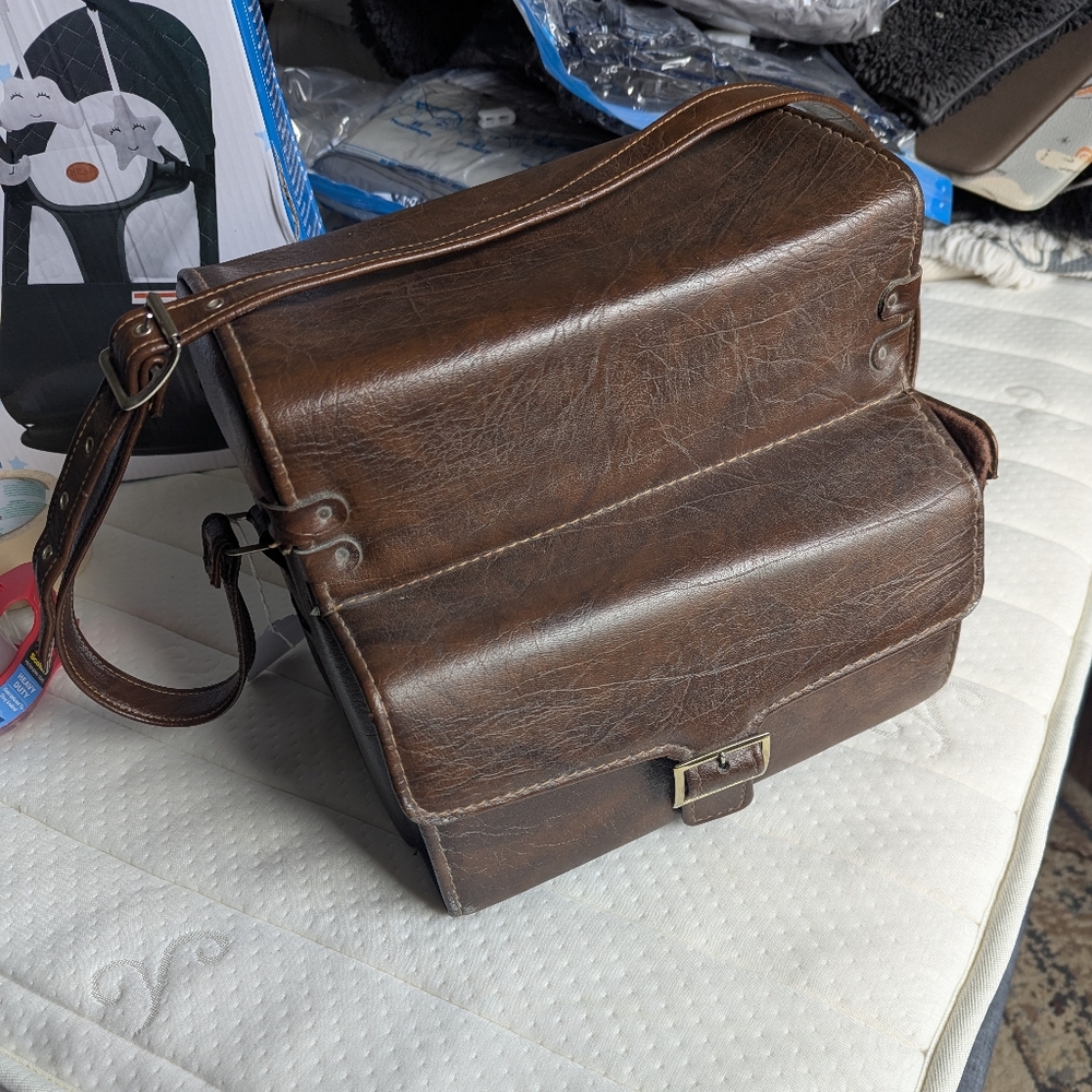 Faux Leather Montego MG-200 Vintage Camera Bag